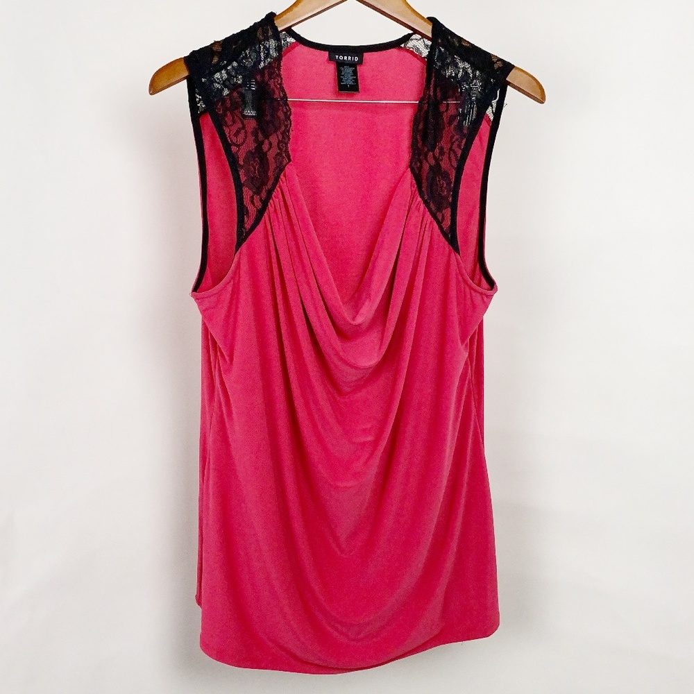 😎 TORRID Lace inset Sleeveless Scoop Top